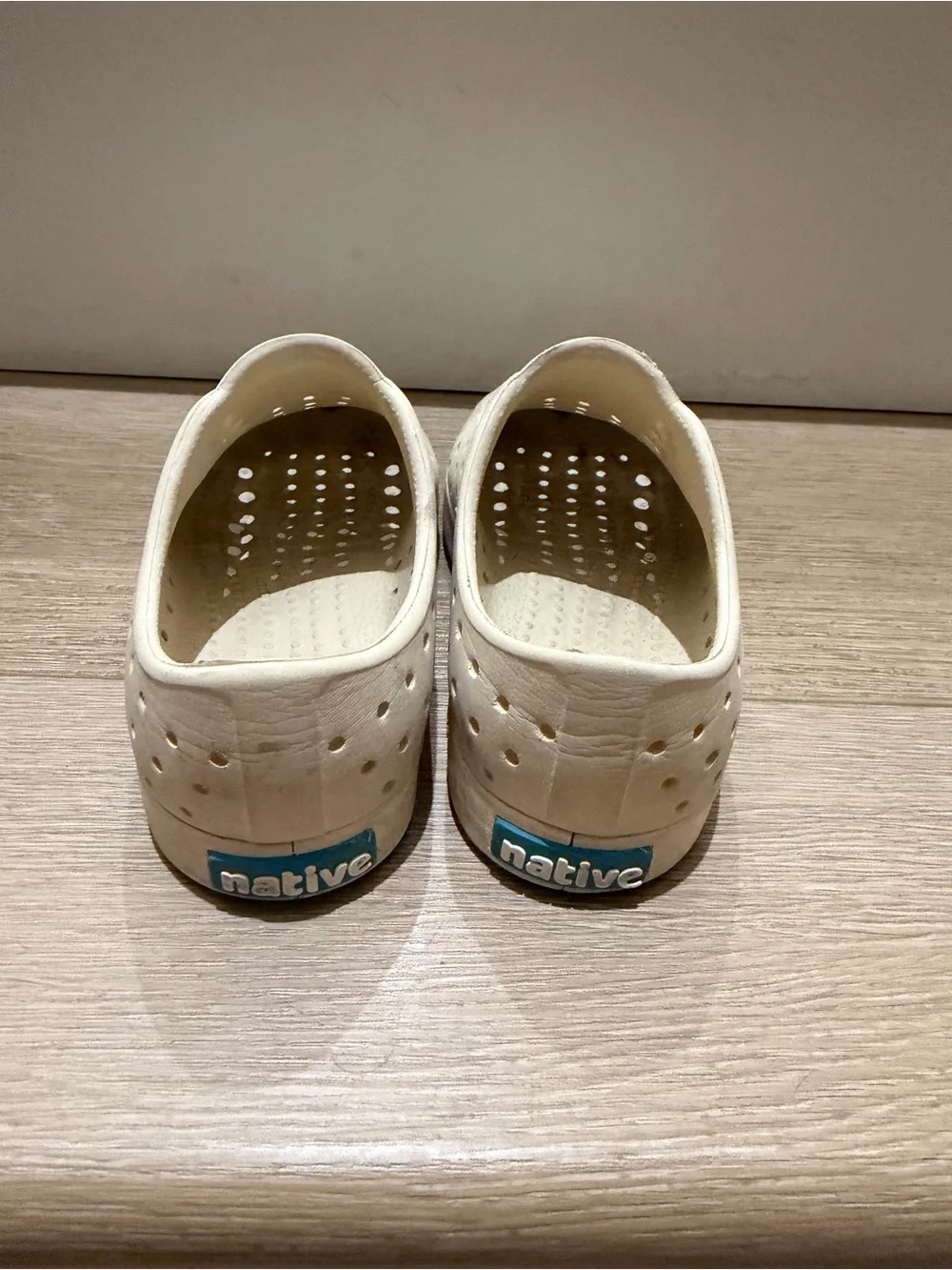 Native size 10 toddler bone Slip-On Perforated Casual Sneakers in Off-White